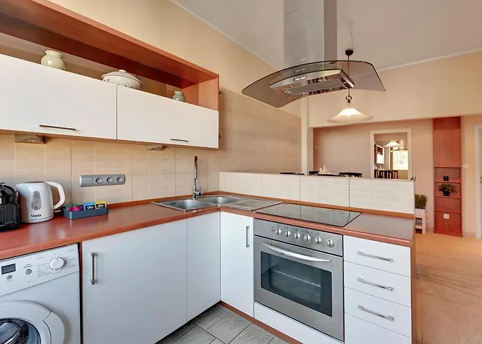 Seaside & Center By Downtown